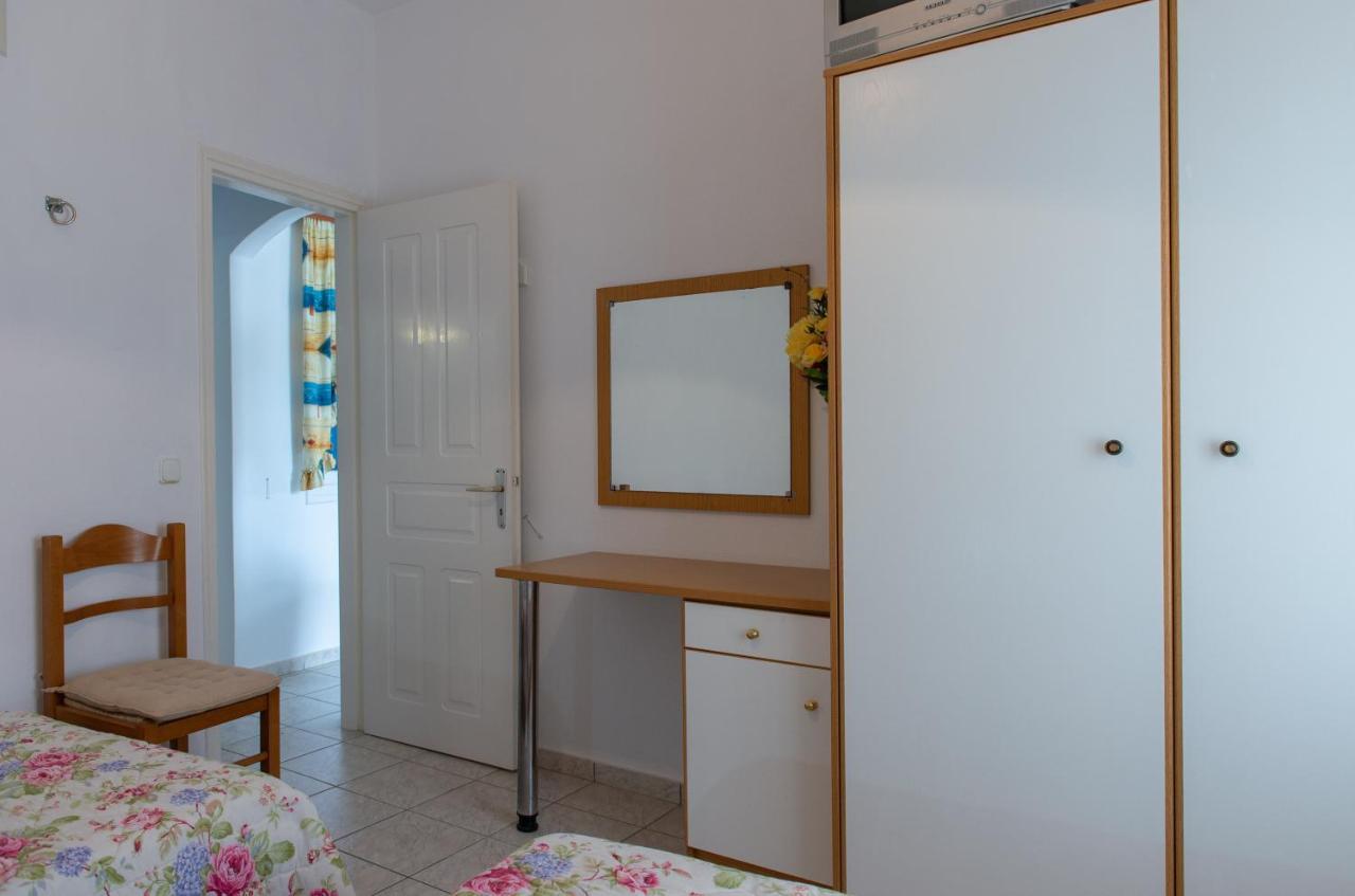Aphrodite Holiday Home Artemonas Екстер'єр фото